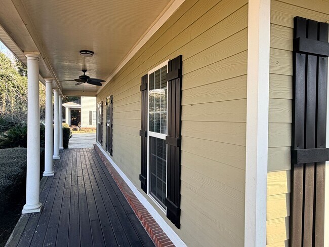 Building Photo - 3 Bedroom 2.5 Bath Home in Nashville, GA