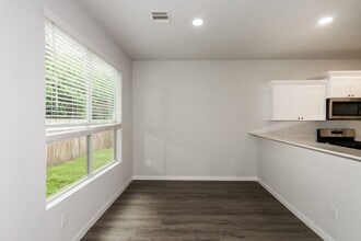 Building Photo - 5802 Santa Bernadetta