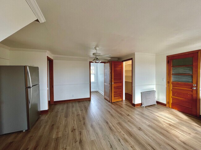 Building Photo - 149 McClintock St