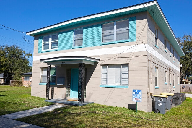 Building Photo - 849 W 30th St