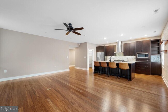 Foto del edificio - 411 N Loudoun St