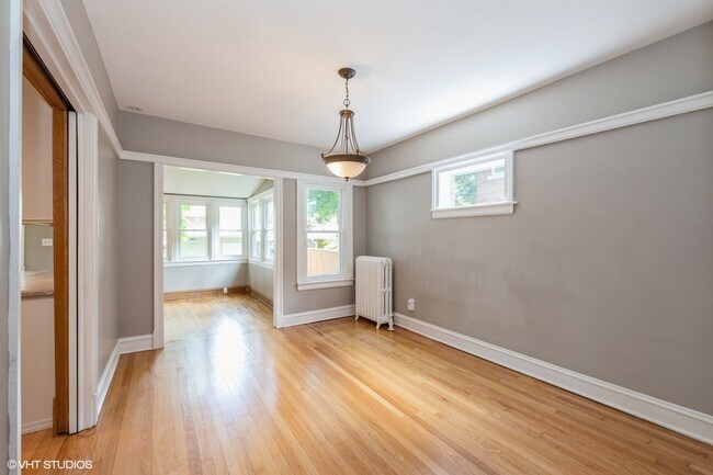 Building Photo - 514 S Scoville Ave