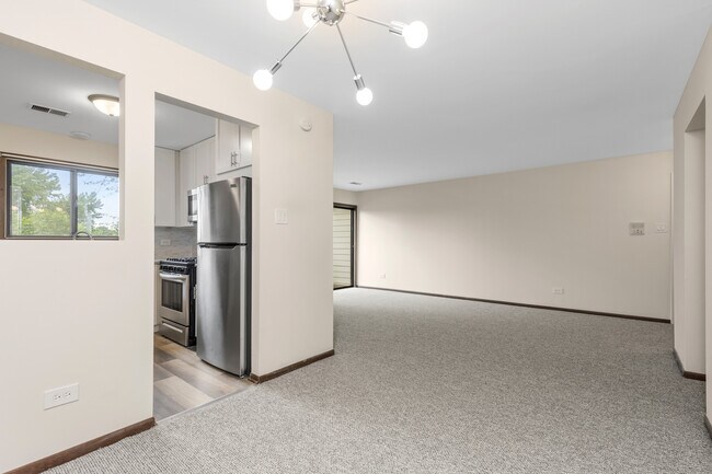 Building Photo - 923 E Tower Ct