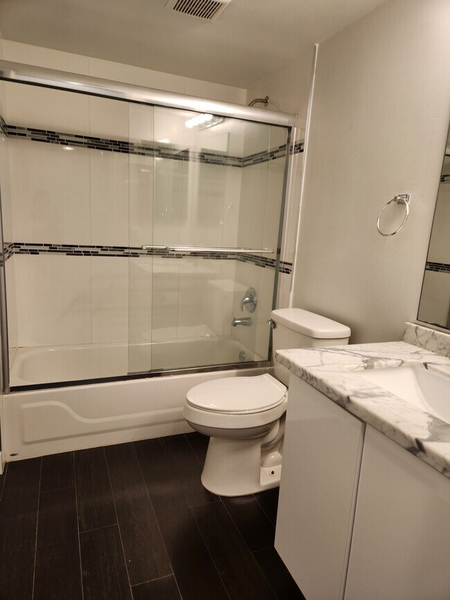 Foto del edificio - 5590 NW 61st St