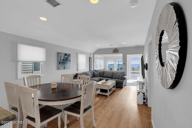 Building Photo - 117 Beach Front