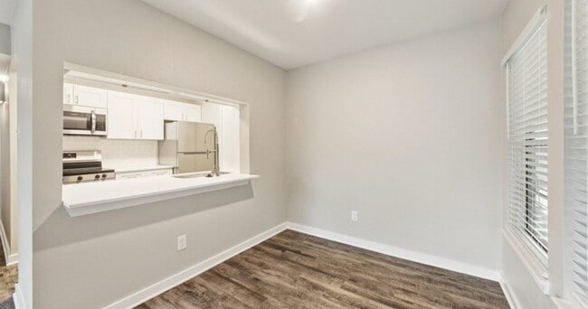 Building Photo - Westmount at London Park Apartments