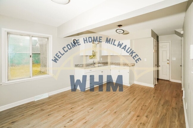 Building Photo - 1908 W Fairmount Ave