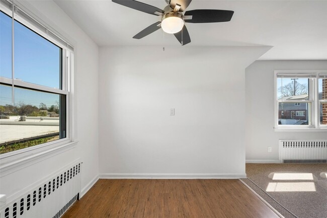 Building Photo - 1025 Louise Ave