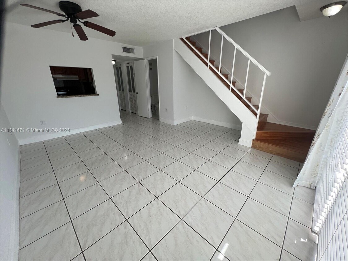 5731 NW 37th St Unit 305, Virginia Gardens, FL 33166 Condo for Rent