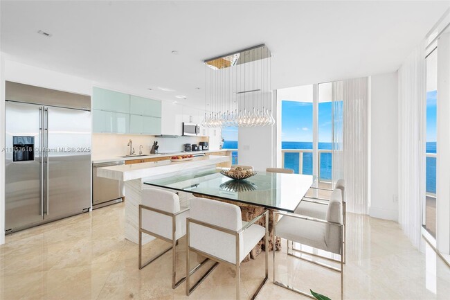 Foto del edificio - 4779 Collins Ave
