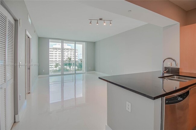 Building Photo - 951 Brickell Ave