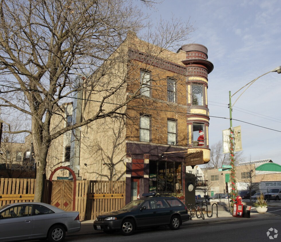 Building Photo - 3258 N Sheffield Ave
