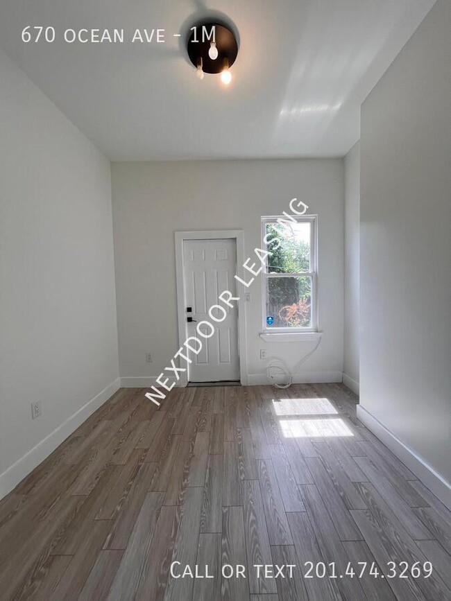 Foto del edificio - 670 Ocean Ave