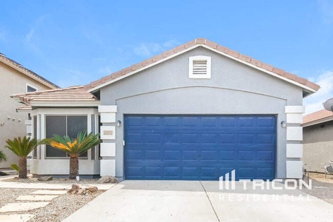 Building Photo - 13033 W Columbine Dr