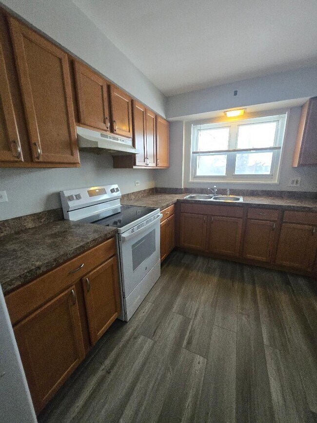 Foto del edificio - 570 Princeton St