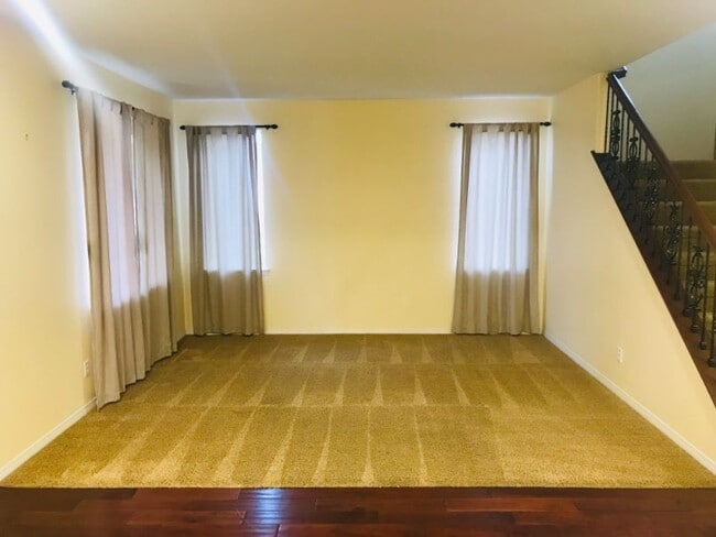 Building Photo - 45611 Basswood Ct