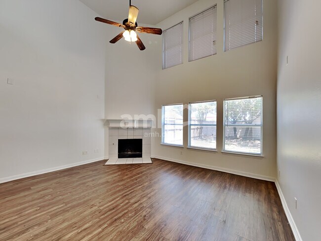 Foto del edificio - 3933 Evergreen Ct