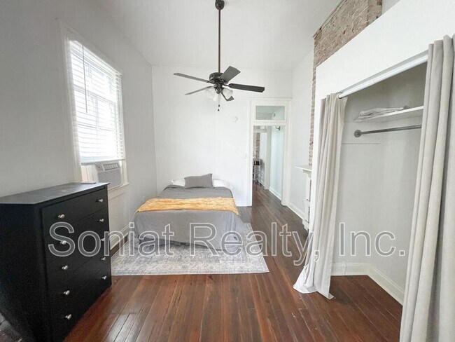 Foto del edificio - 2722 Amelia St