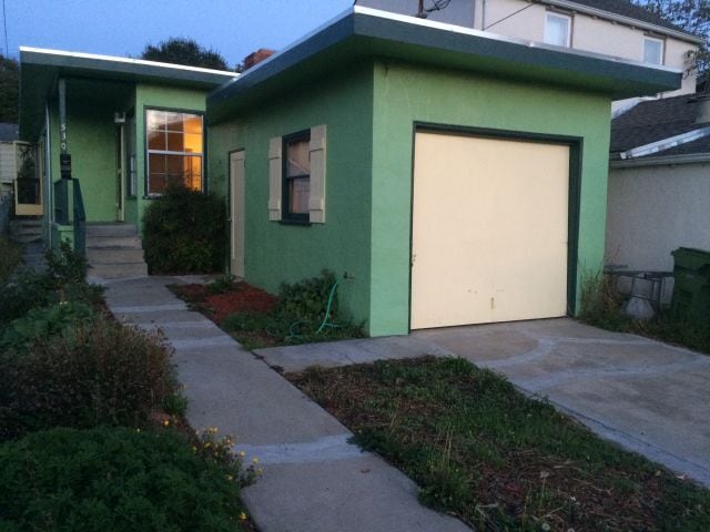 Building Photo - 530 Richmond St