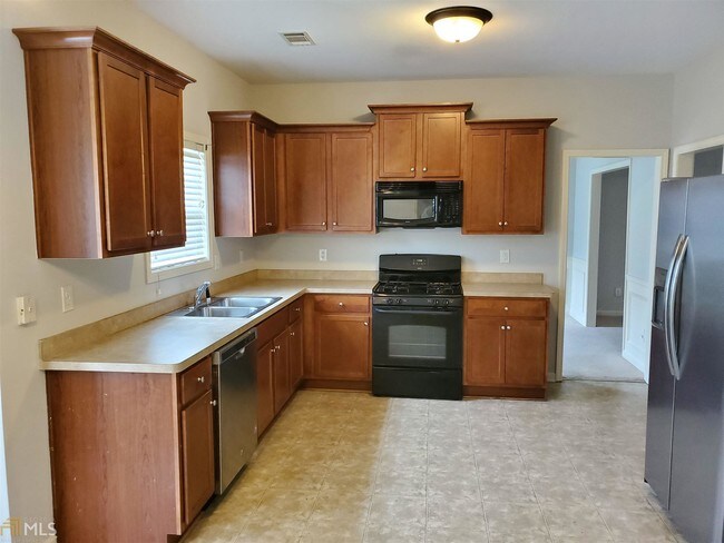 Building Photo - 913 Lakeside Ct
