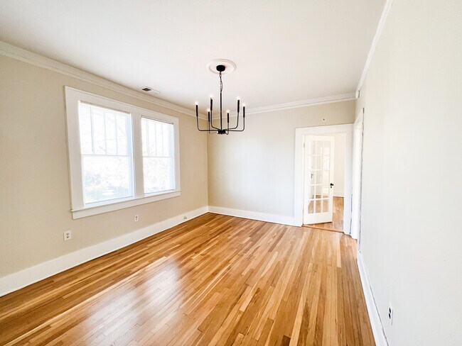 Dining Room - 501 E 49th St