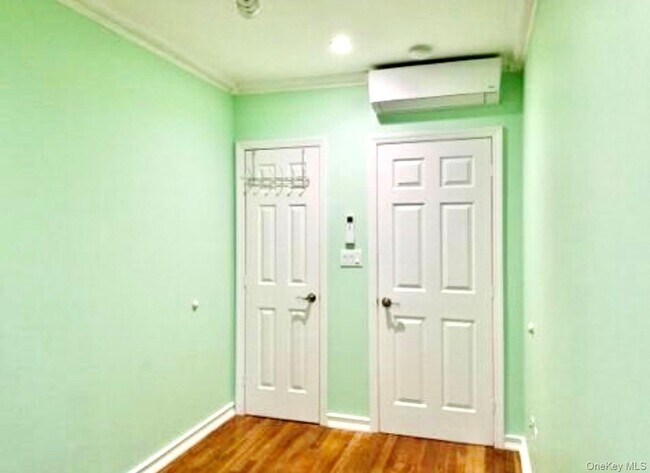 Foto del edificio - 99-15 Ascan Ave