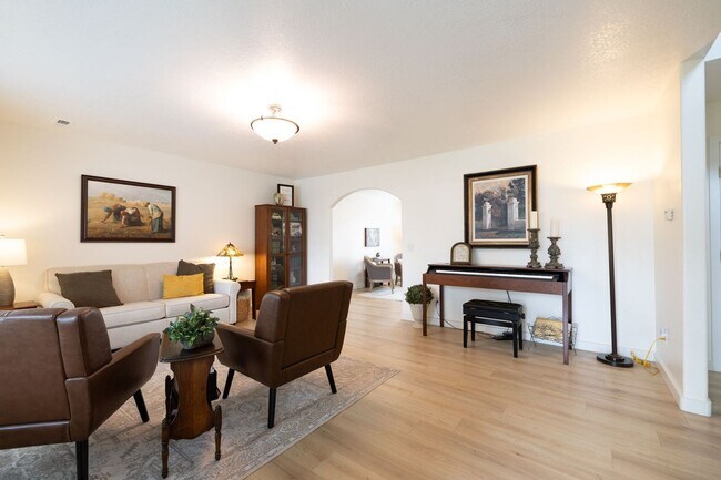 Foto del edificio - Beautiful updated 4 bed 2.5 bath in Hayden