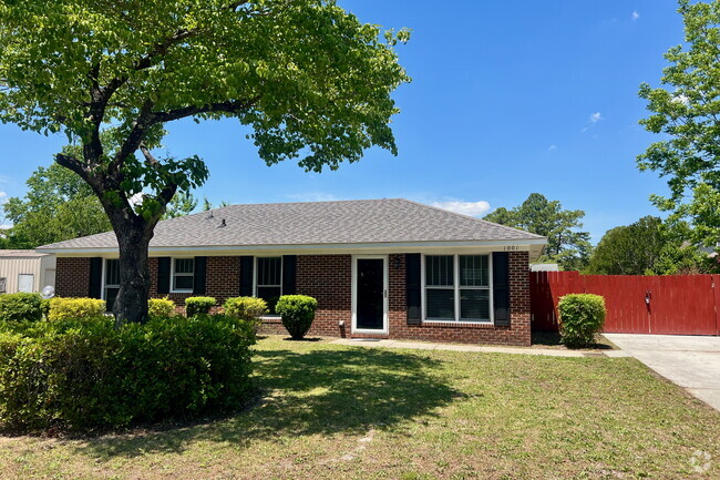 Building Photo - 1001 Dickens Dr