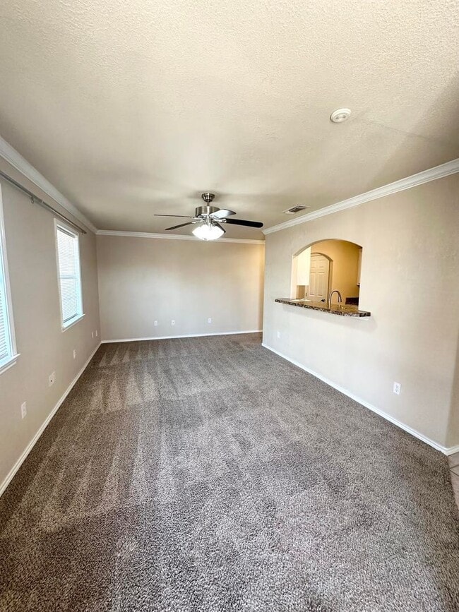 Building Photo - 2 Bedroom 1 Bathroom For Rent