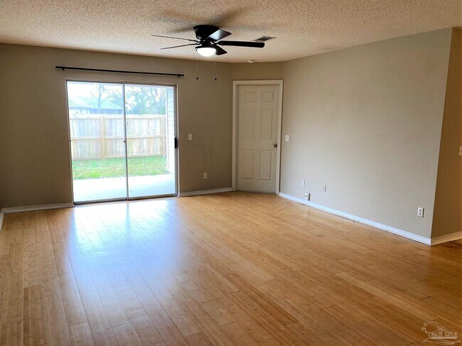 Building Photo - 2025 Marquesas Ln