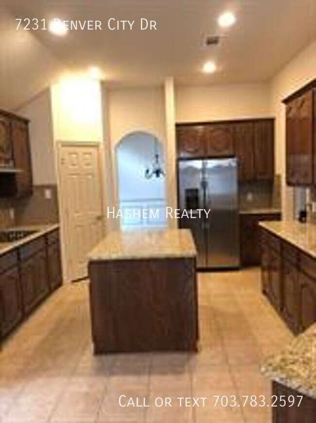 Building Photo - 7231 Denver City Dr
