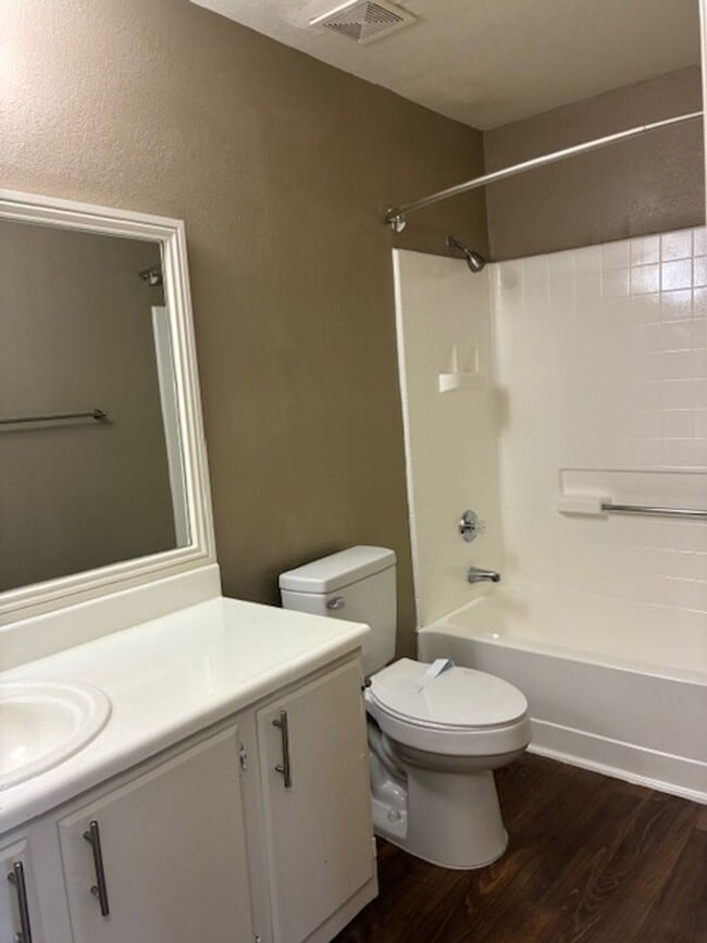 Interior Photo - Mandalay Bay Apartments