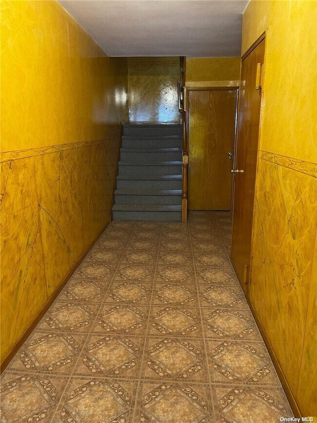 Foto del edificio - 61-23 Tonsor St