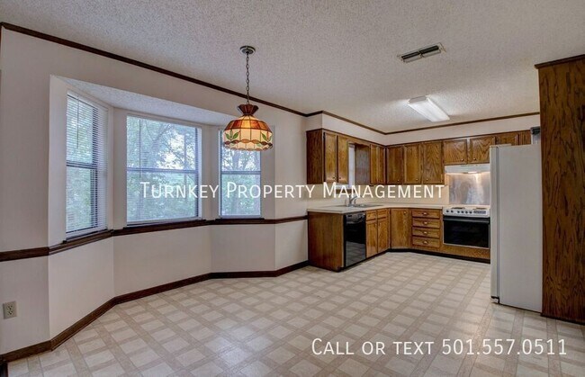 Foto del edificio - 811 Cedar Ridge Dr