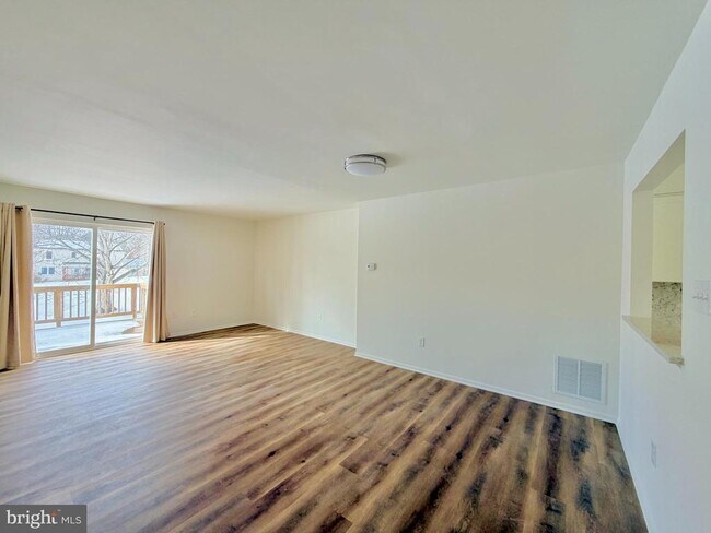 Building Photo - 6160 Majors Ln