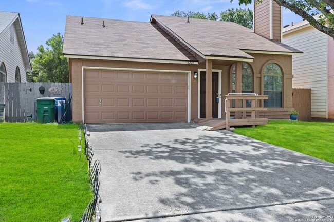 Building Photo - Nicely Updated 3-Bedroom in Northwest Cros...
