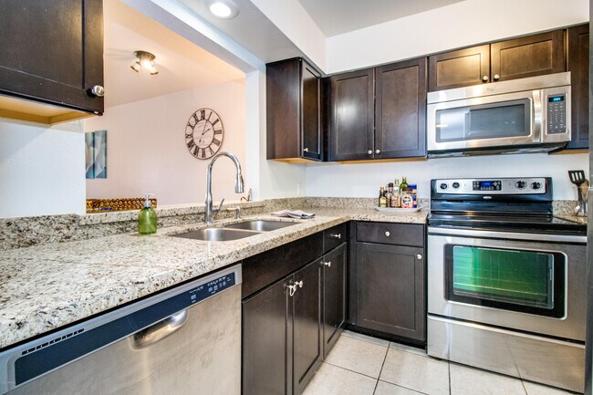 Foto del edificio - 7494 E Earll Dr