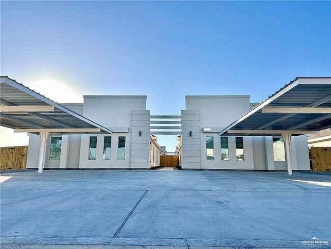 Foto del edificio - 12 Vani Dr