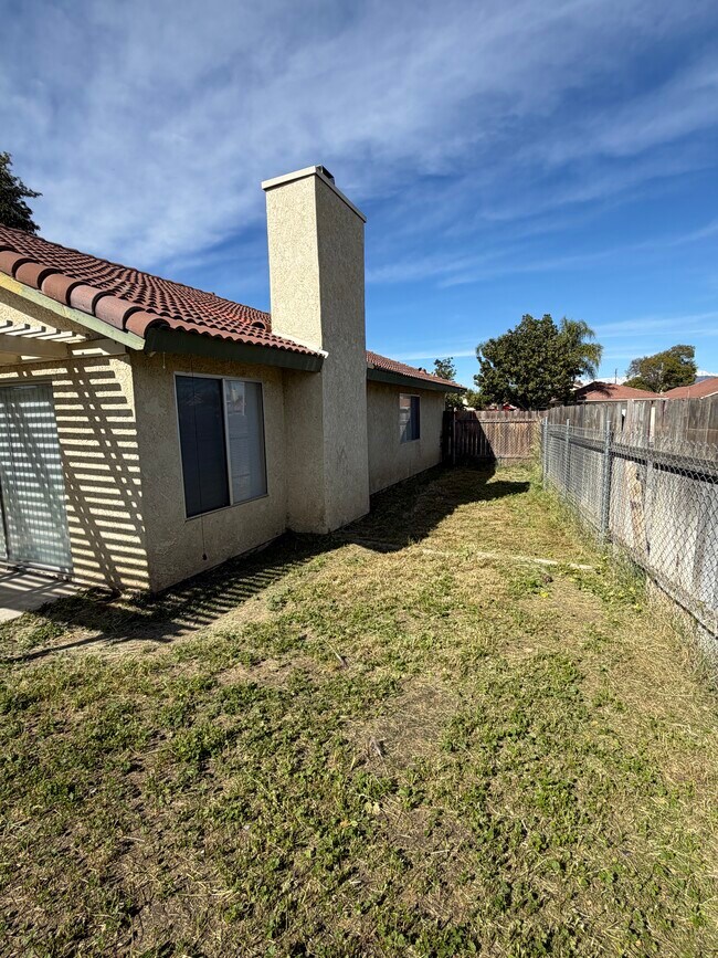 Patio interior - 3865 Rexford Dr