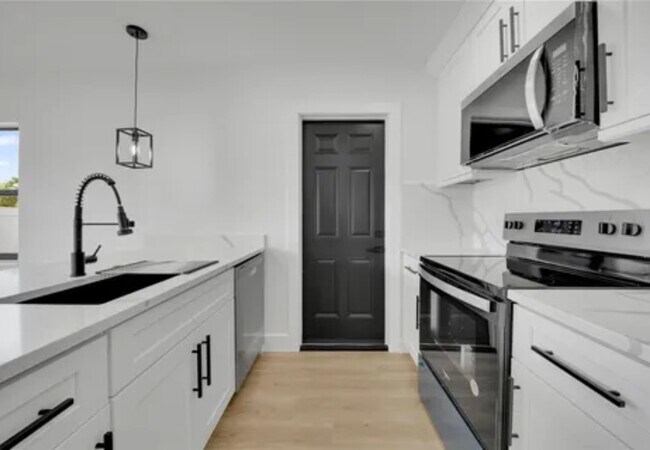 Building Photo - 3031 28th St N