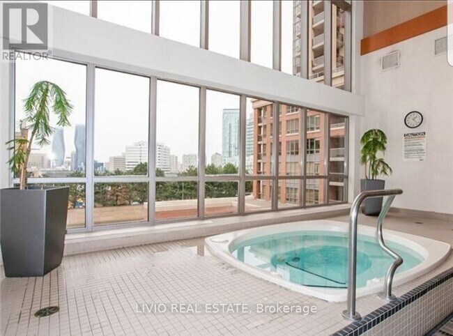 Photo du bâtiment - 4080 Living Arts Dr