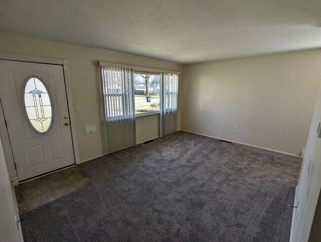 Building Photo - Cozy Three-Bedroom Ranch: Your Ideal Home ...