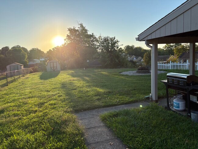 Foto del edificio - 3428 Harwinton Ln