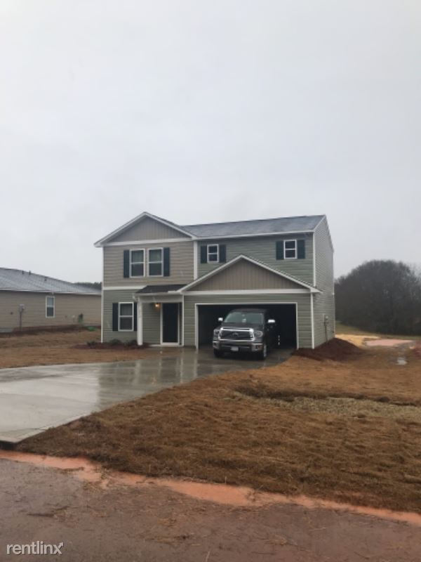 Primary Photo - 4 br, 3 bath House - 212 Fremont Rd