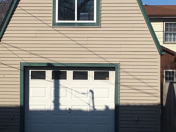 Building Photo - BEAUTIFUL HOME