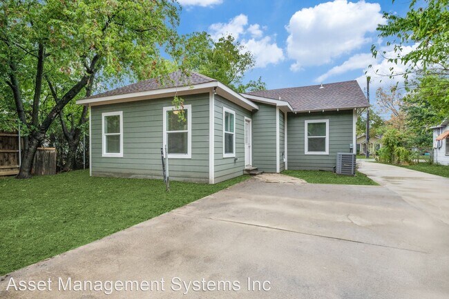 Building Photo - 3 br, 2 bath House - 1107 Panhandle