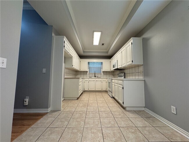 Foto del edificio - 4905 Hawthorne Way
