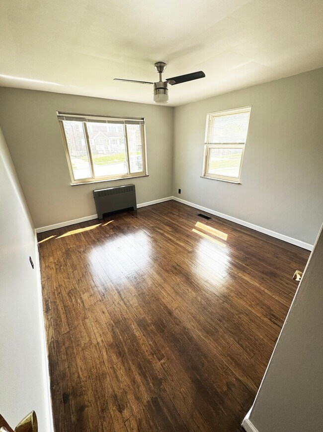 Foto del edificio - 4216 Applegate Ave