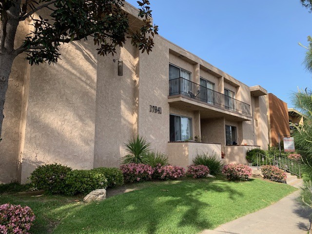 Foto principal - 17941 Devonshire St