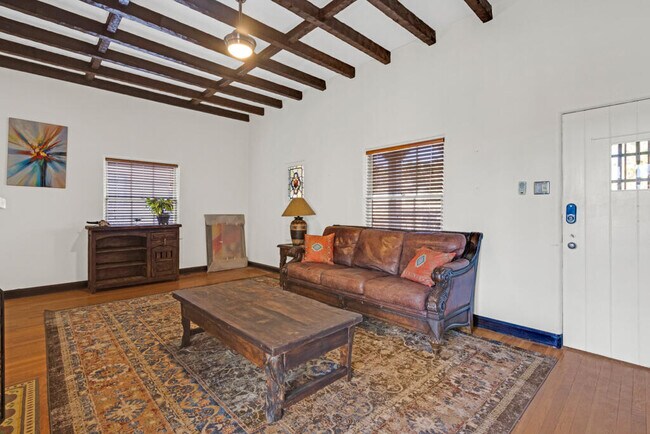 Foto del edificio - 2708 Richmond Ave